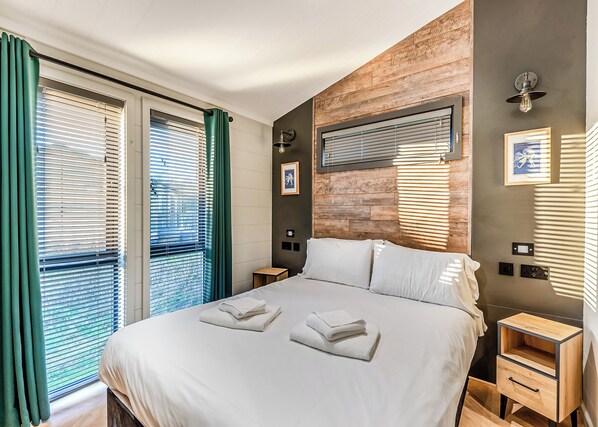 2 bedrooms, free WiFi - 2 bedroom accommodation in Snitterfield, Stratford Upon Avon (Snitterfield, Stratford Upon Avon)