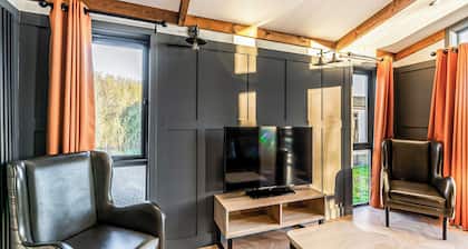 1 bedroom accommodation in Snitterfield, Stratford Upon Avon