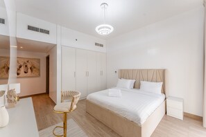 2 bedrooms, iron/ironing board, free WiFi, bed sheets