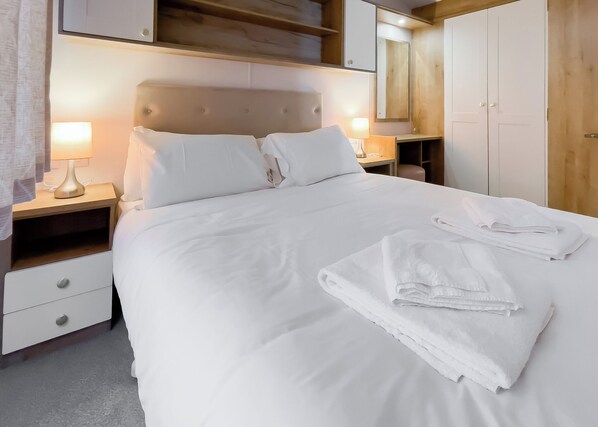 2 bedrooms, WiFi - Foxes Run 6 Platinum Caravan (Hastings)