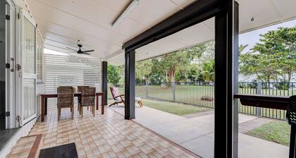 Luxury Absolute Beachfront and Pet friendly!