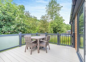Outdoor dining - 2 bedroom accommodation in Caerwys (Caerwys)
