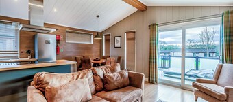 Loxley Lodge Premier