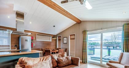 Loxley Lodge Premier