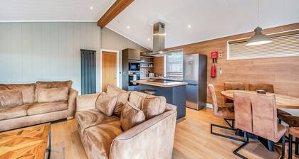 Loxley Lodge Premier