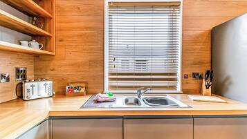 Réfrigérateur, four, plaque de cuisson, lave-vaisselle