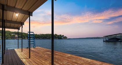 The Lookout on Viewside - 2 Slips & Panoramic Views!