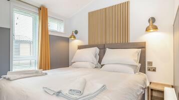 2 bedrooms