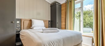 3 bedroom accommodation in Snitterfield, Stratford Upon Avon