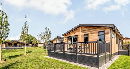 3 bedroom accommodation in Snitterfield, Stratford Upon Avon