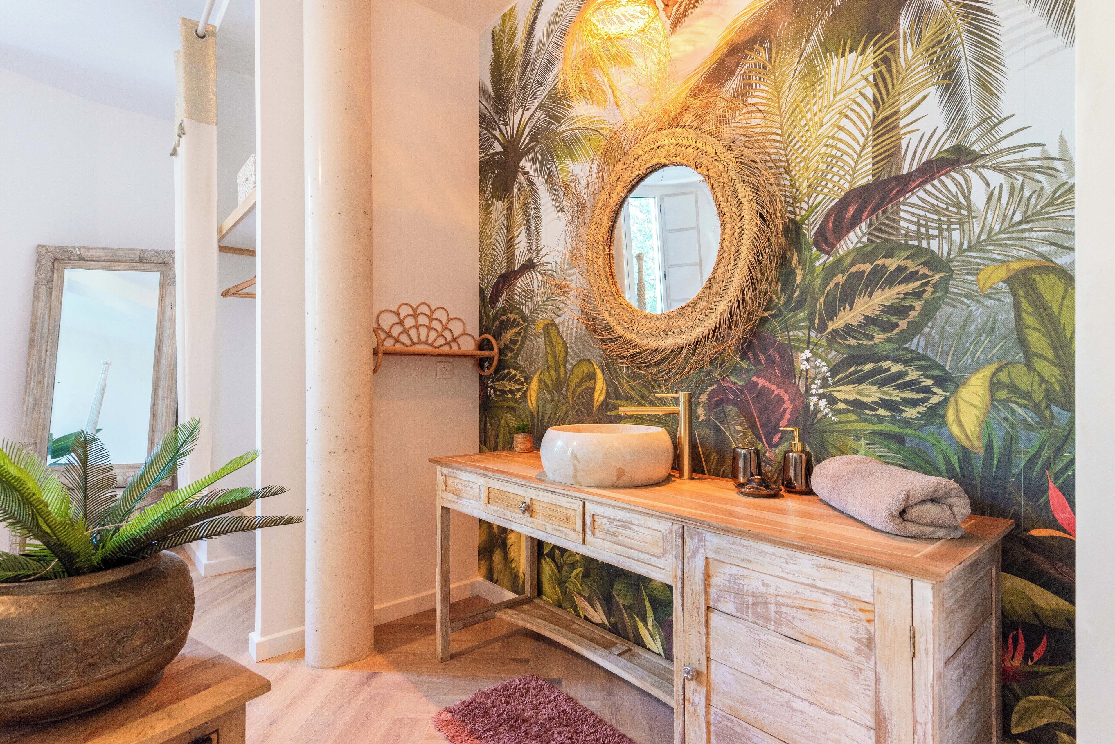 华丽套房, 露台, 花园景观 | 遮光窗帘、熨斗/熨衣板、免费 WiFi