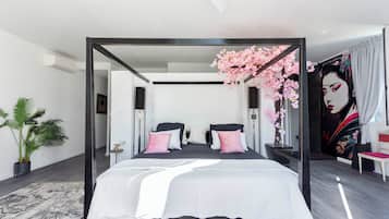 Deluxe Double Room, Balcony, Pool View | Langsir/tirai gelap terus, seterika/papan seterika, Wi-fi percuma