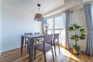 In-room dining - E-US NAEBO603 (Sapporo)