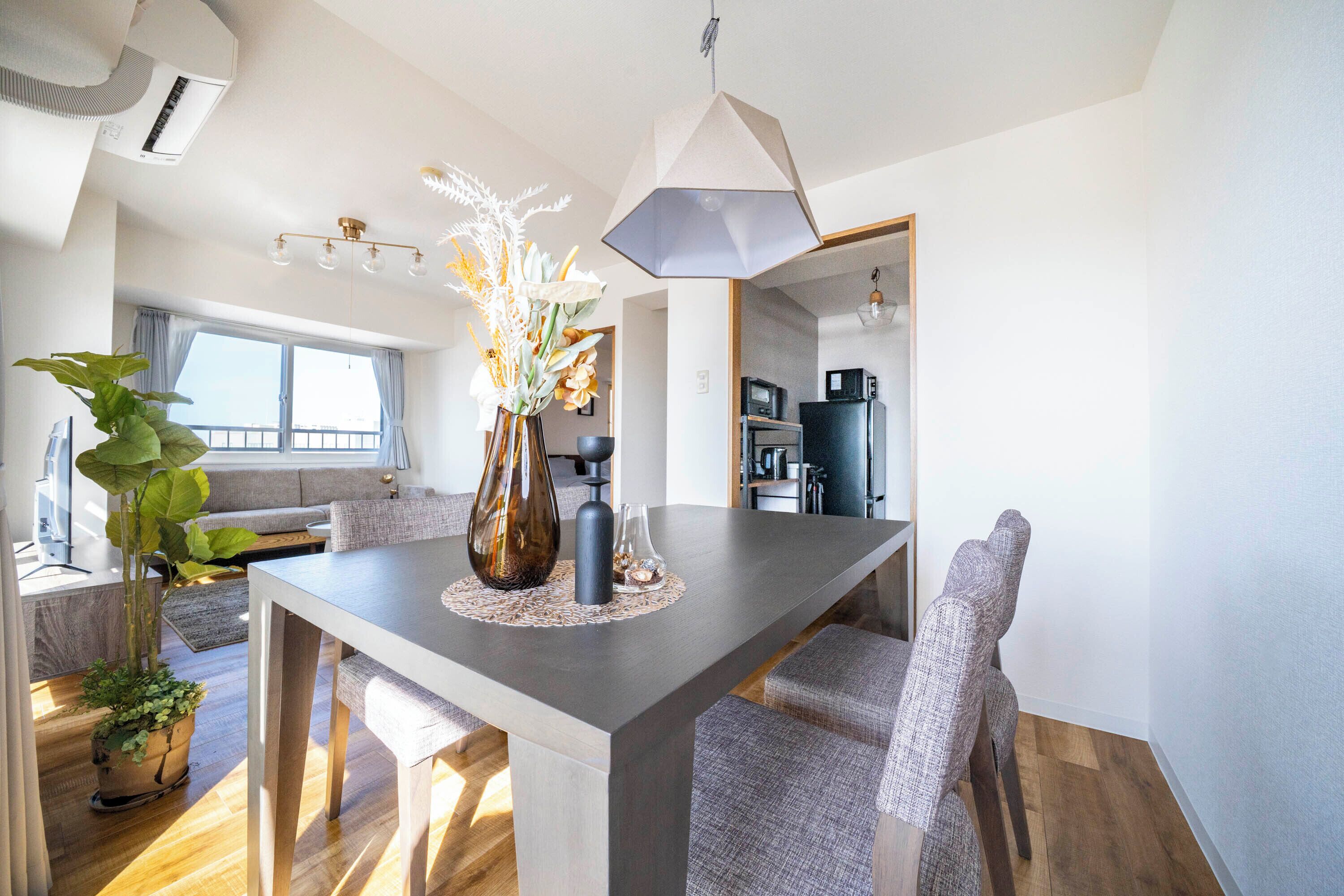 Ruokailu omassa huoneessa
