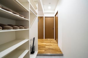 숙박 시설 입구