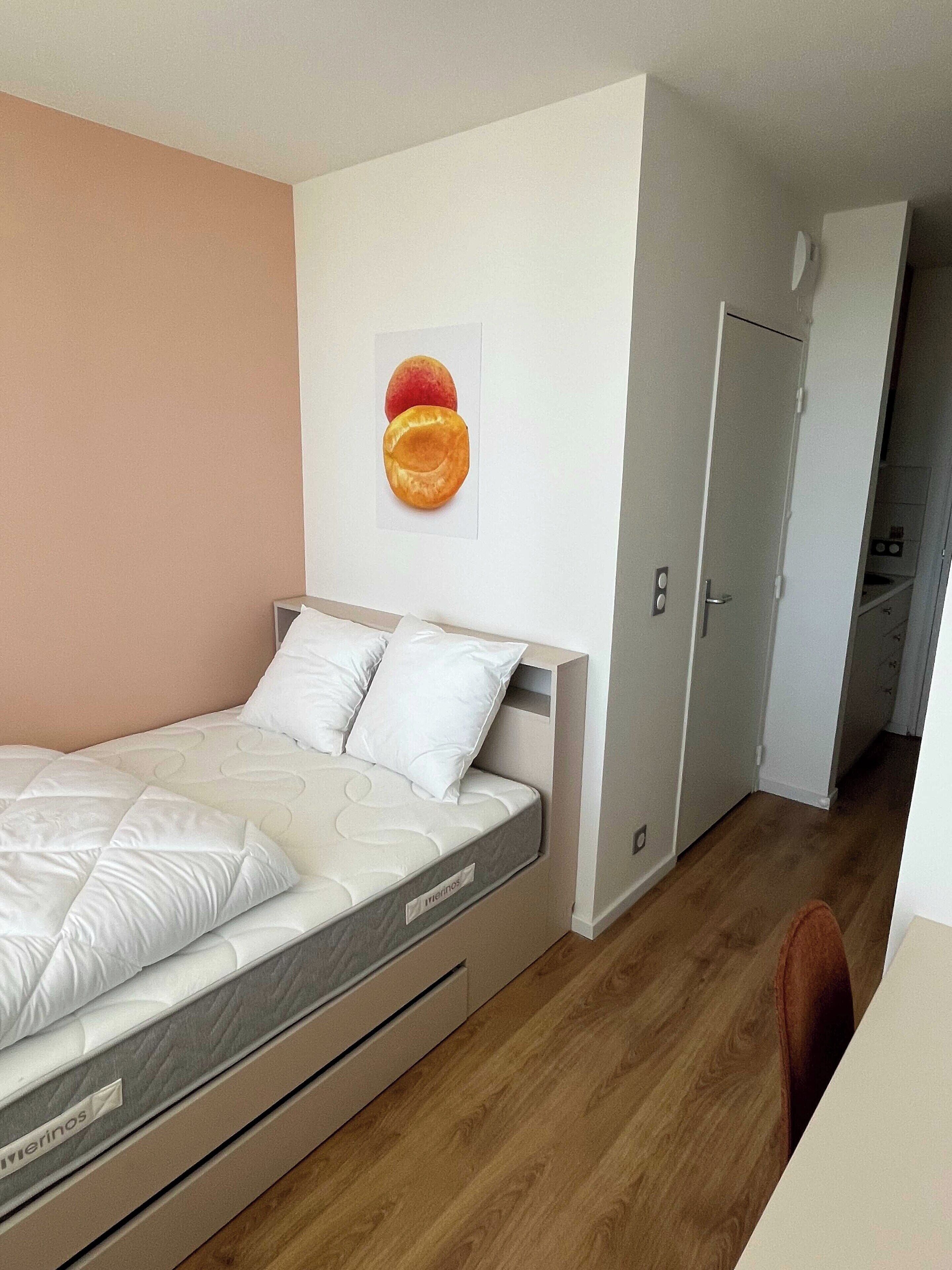 Hus | 1 soverom, skrivebord for bærbar PC, strykejern/-brett og sengetøy