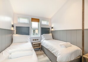 3 bedrooms - 3 bedroom accommodation in Caerwys (Caerwys)