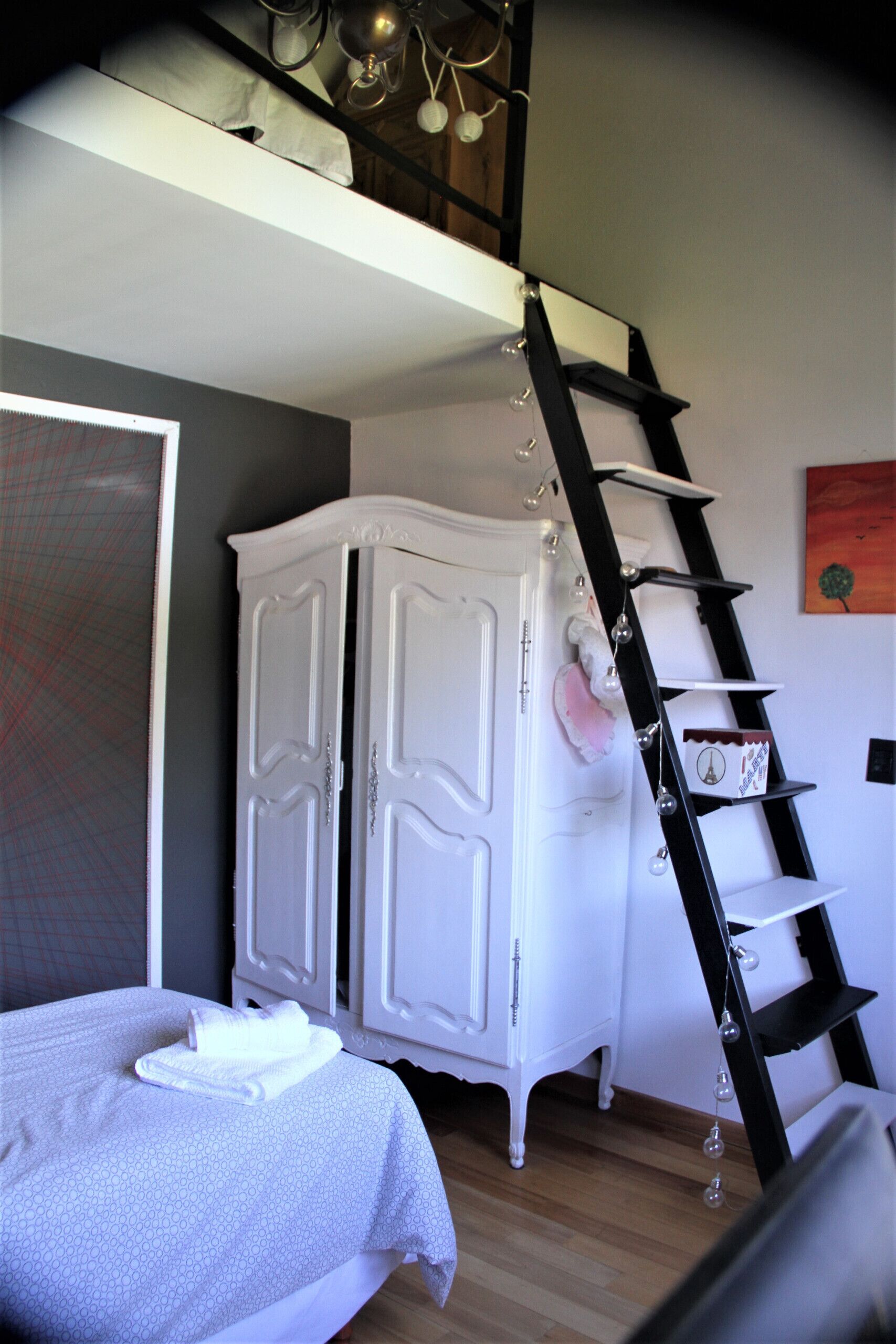 5 habitaciones, tabla de planchar con plancha y wifi gratis 