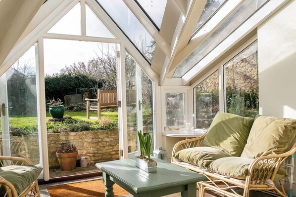 Smart TV, DVD player, books - Charming 3-bedroom country house close to Oxford and Woodstock (Yarnton)