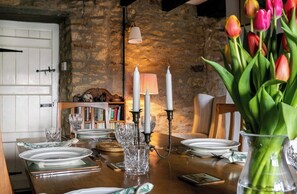 Dining - Charming 3-bedroom country house close to Oxford and Woodstock (Yarnton)