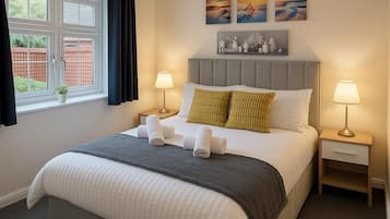 2 chambres, fer et planche à repasser, Wi-Fi, draps fournis