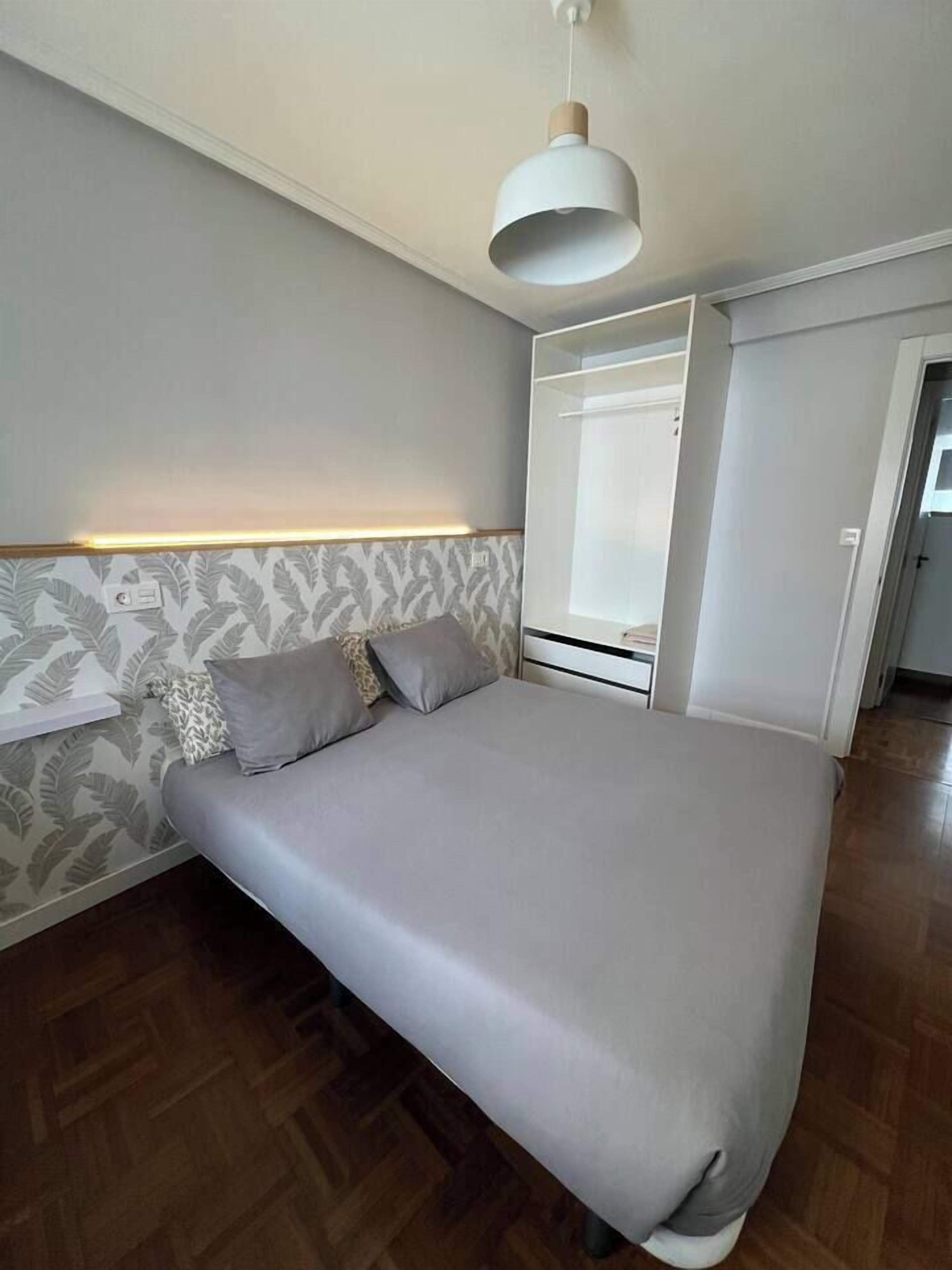 3 bedrooms, iron/ironing board, travel cot, WiFi