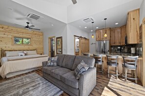 1 bedroom, desk, free WiFi, bed sheets