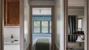 2 bedrooms, iron/ironing board, travel crib, free WiFi