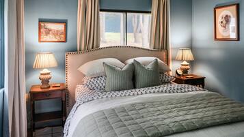 2 habitaciones, tabla de planchar con plancha y cuna de viaje