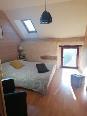 2 室のベッドルーム、アイロン / アイロン台、旅行用ベビーベッド、WiFi (無料)