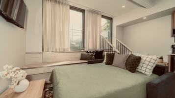 2 bedrooms, desk, free WiFi, bed sheets