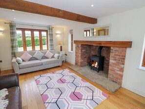 Cottage | Interior - Filly Brook (Worcester)