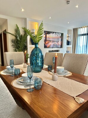 In-room dining - 3 bedroom apartment (Dar es Salaam)