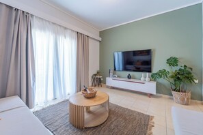 Smart TV, video game console