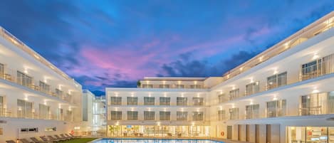 Outdoor pool, pool umbrellas, pool loungers