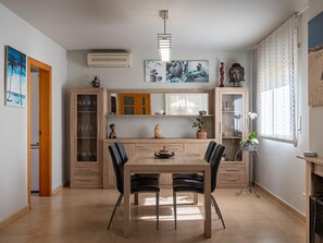 Dining - AT095 La Coma: Casa con piscina privada, barbacoa, A/A, wifi (Creixell)