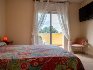 3 bedrooms, free WiFi, bed sheets