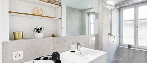 Design-Apartment, 1 Schlafzimmer, Stadtblick | Badezimmer