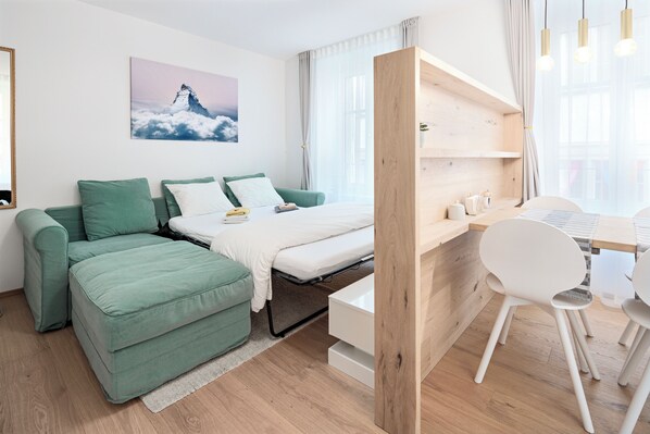 Design Apartment, 1 Bedroom, City View | Living room