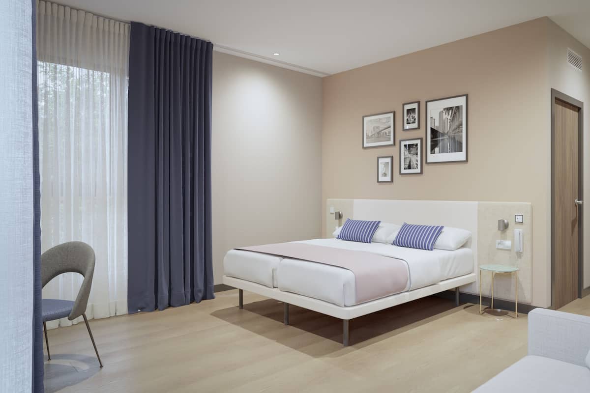 Minibar, in-room safe, desk, laptop workspace