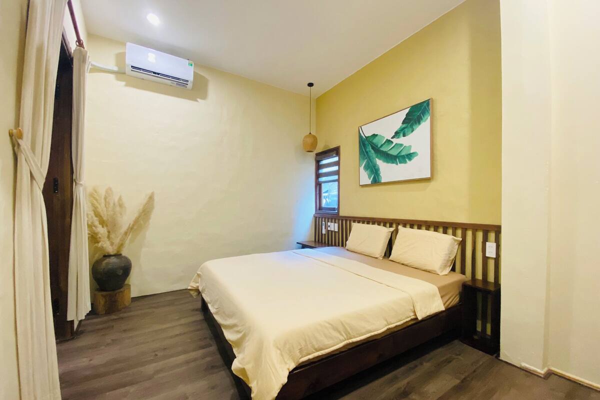 ห้องทราดิชันนัลดับเบิล, เตียงคิงไซส์ 1 เตียง, วิวสวน | ผ้าปูที่นอนฝ้ายอียิปต์, เครื่องนอนระดับพรีเมียม, เตียงเมมโมรีโฟม