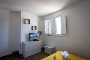 Family Apartment, 2 Bedrooms, Sea Facing (Torre Dell'Orso Nice Sea View) | 2 bedrooms, free WiFi, bed sheets