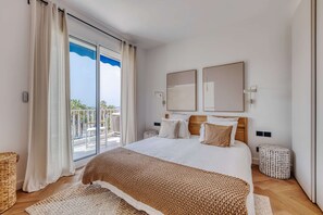 3 bedrooms, soundproofing, iron/ironing board, WiFi