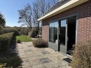 Terrace/patio - 1 bedroom accommodation in Callantsoog (Callantsoog)