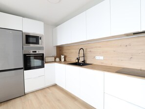 Fridge, microwave, oven, dishwasher