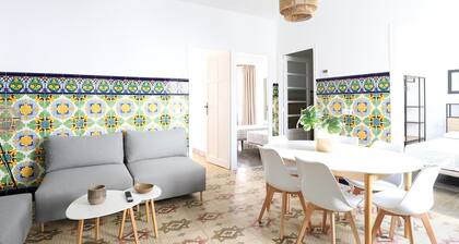 Casa de pueblo tradicional y moderna con terraza, cerca del mar en Puerto de Sagunto