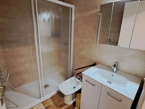 Bathroom - Charming house for 6, forest access, 600m to beach, pets allowed (Saint-Jean-de-Monts)