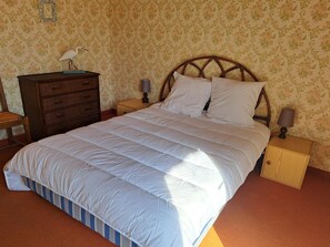 2 bedrooms - Charming house for 6, forest access, 600m to beach, pets allowed (Saint-Jean-de-Monts)