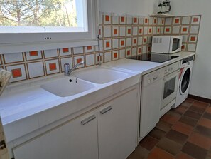 Mikrobølgeovn, ovn, kogeplade, opvaskemaskine