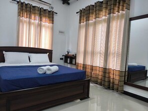 3 chambres, fer et planche à repasser, Wi-Fi